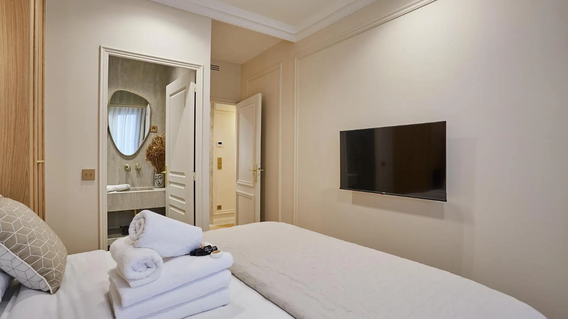 Residence In The Marais With Air-Conditioned By Studioprestige パリ 0*,